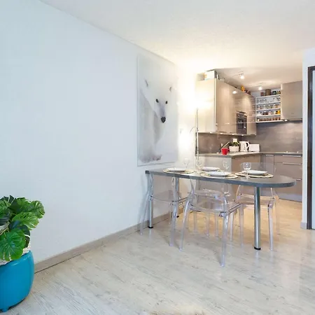 Lejlighed Pour 4 Avec Balcon Et Garage, Proche Telepherique - Fr-1-296-497