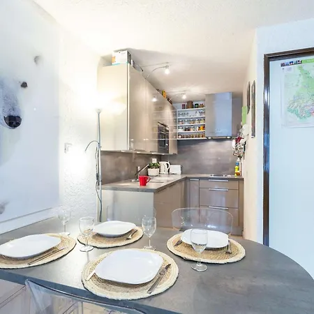 Pour 4 Avec Balcon Et Garage, Proche Telepherique - Fr-1-296-497